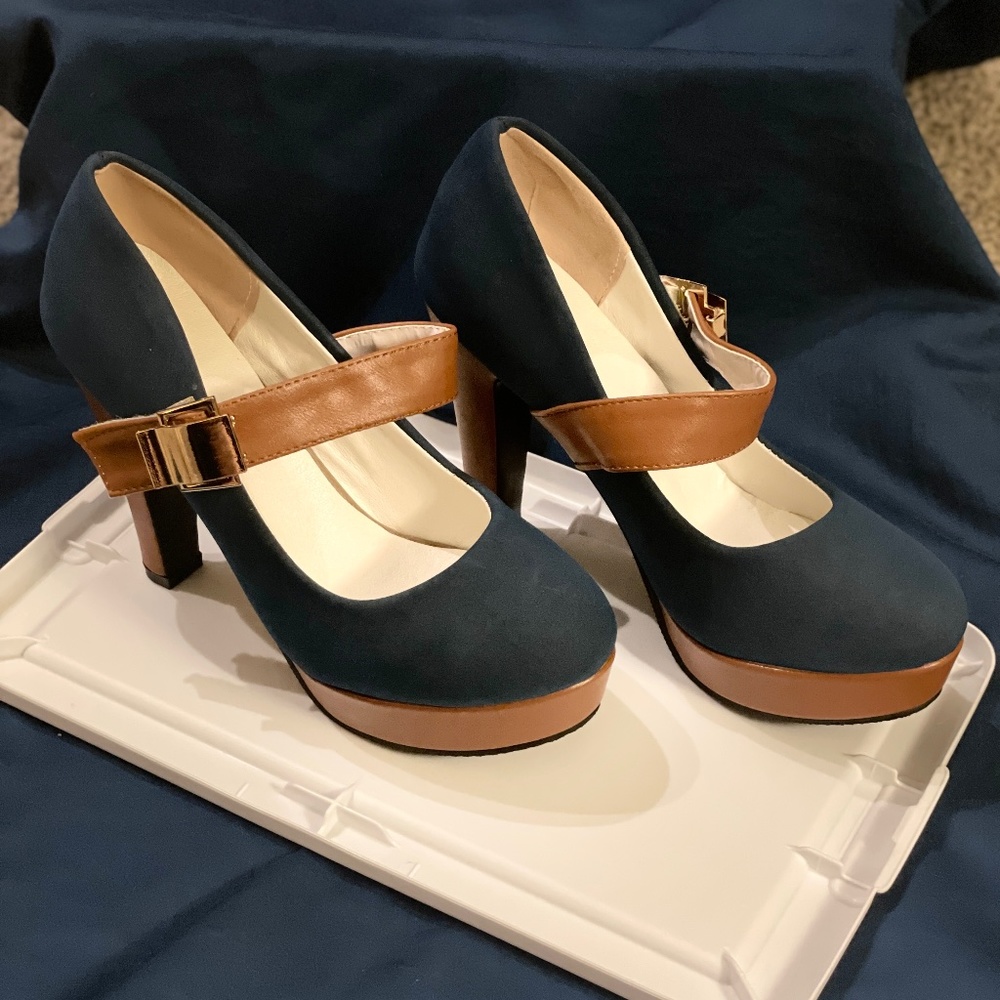 *BRAND NEW* Mary Jane style platforms